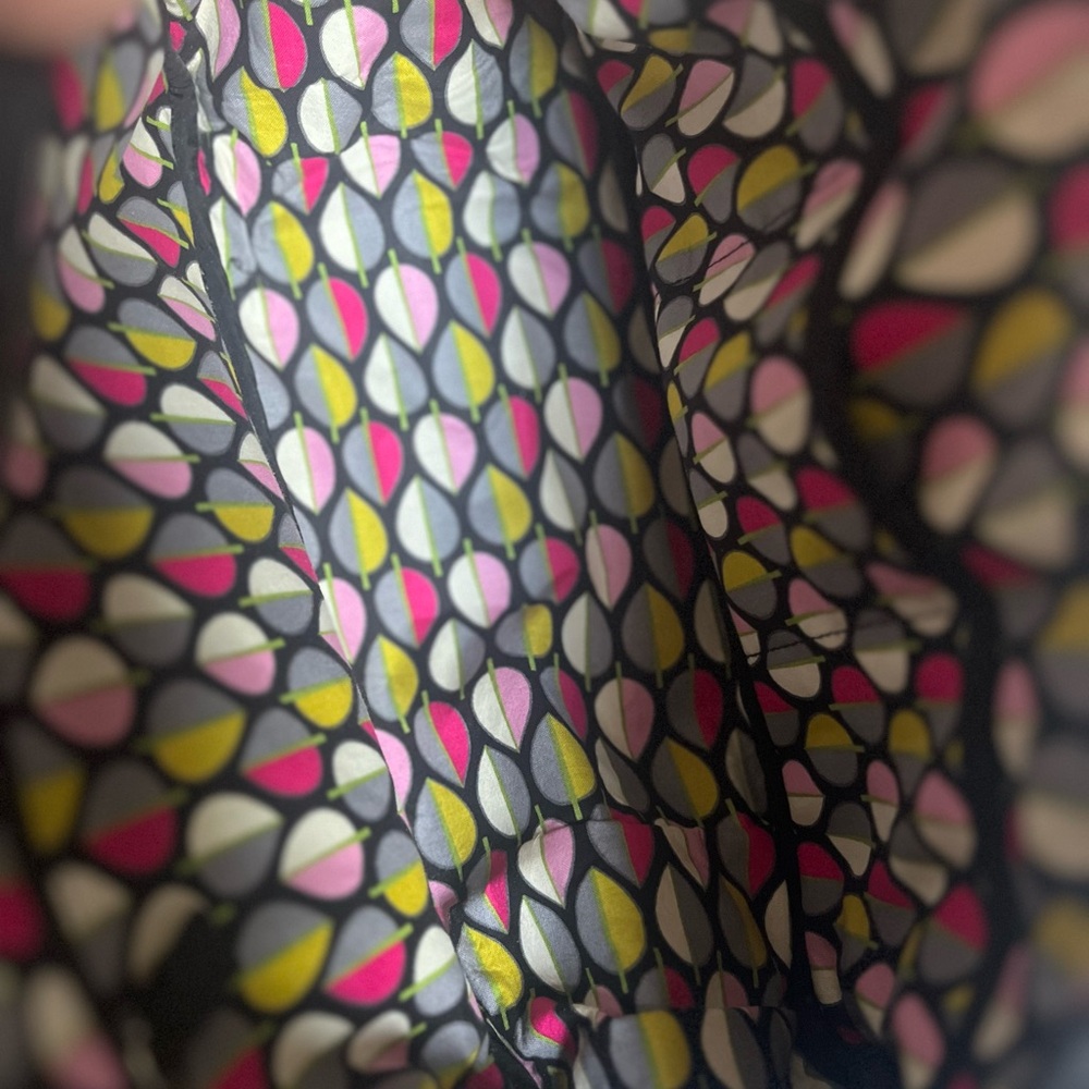 Vera Bradley RETIRED Black Quilted Purse with Moon Blooms Patterned Lining - Picture 4 of 4